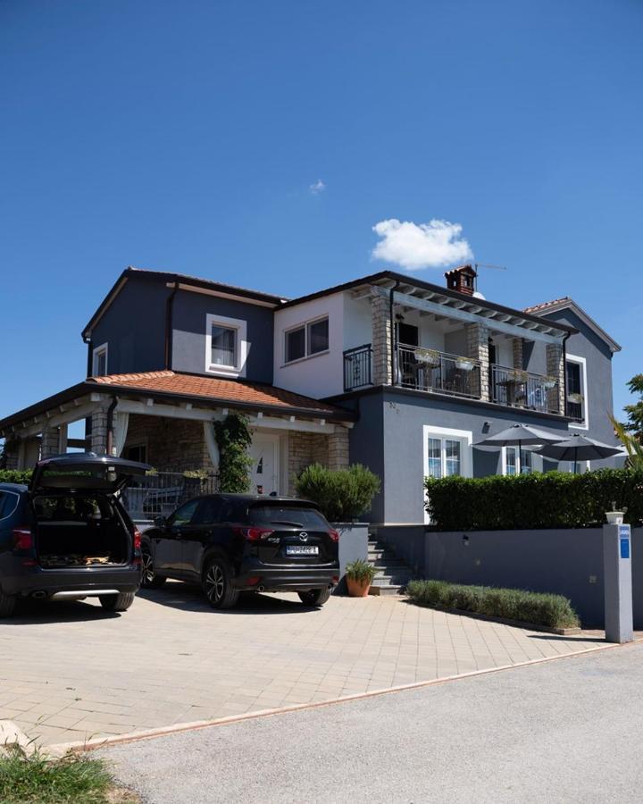 Lavanda House With Apartments Buje Exterior foto