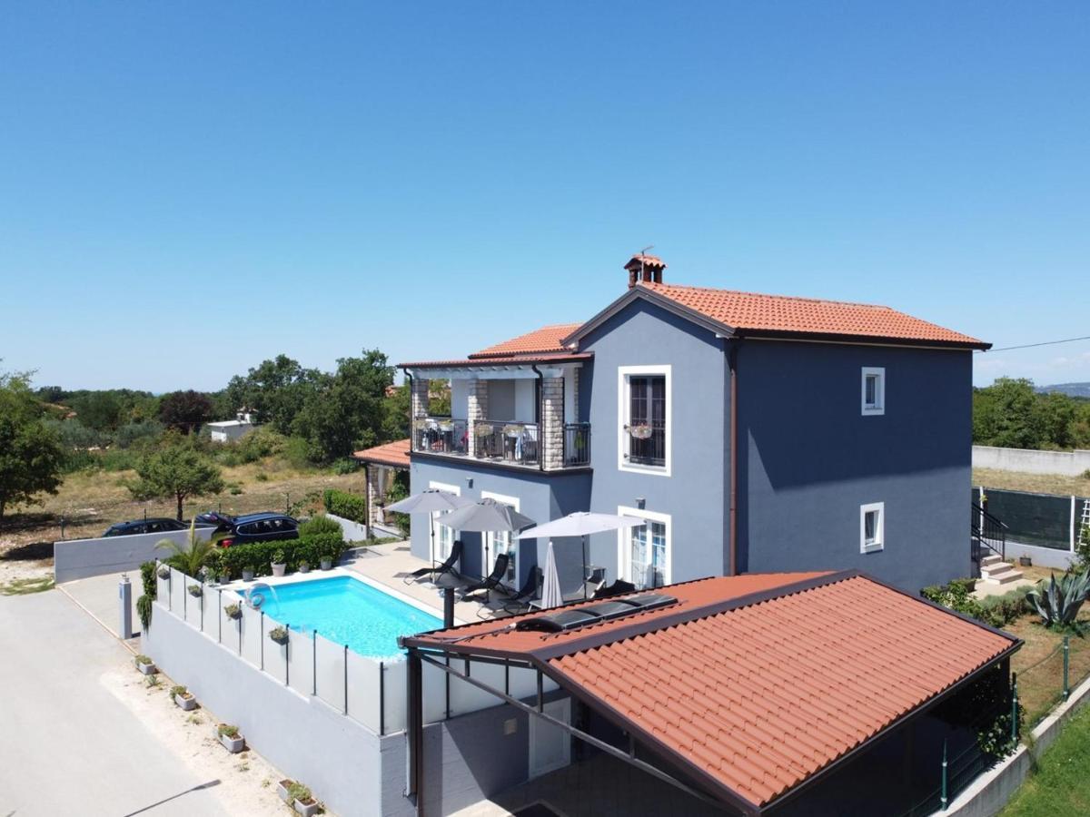 Lavanda House With Apartments Buje Exterior foto