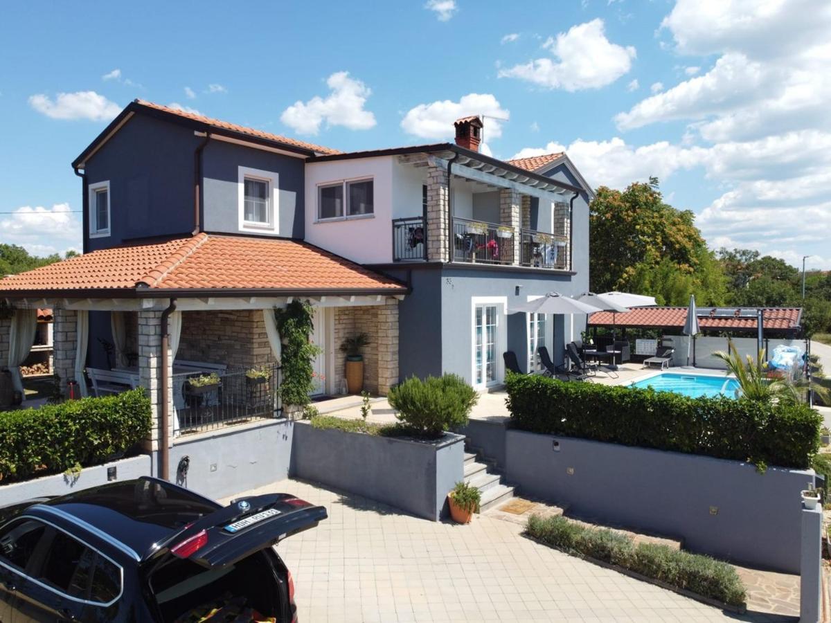 Lavanda House With Apartments Buje Exterior foto